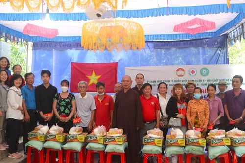 TP.HCM: Ban Trị sự Phật giáo Q.8 tổ chức khám bệnh, phát thuốc miễn phí và khánh thành cầu nông thôn