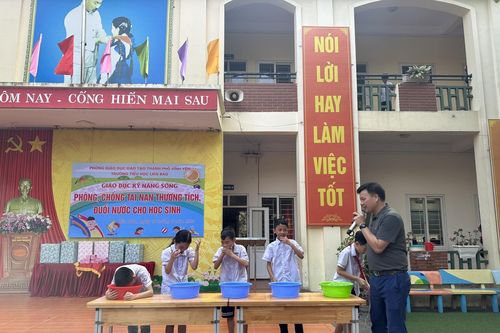 Vĩnh Phúc: Trường Tiểu học Liên Bảo (Vĩnh Yên) hướng dẫn phòng chống đuối nước cho học sinh