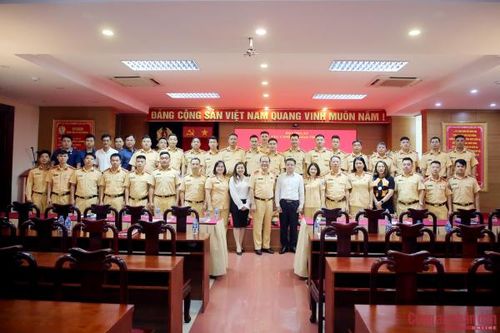 Các trung tâm đăng kiểm tiếp tục nhận chi viện từ lực lượng CSGT