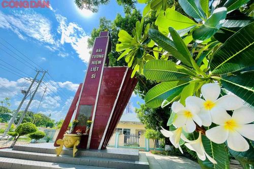 Phú Mỹ - Biên khu quân và dân anh hùng
