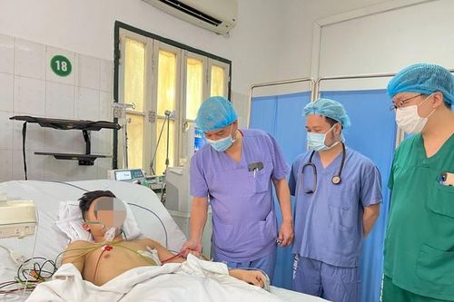 Cứu thanh niên trẻ bị tai nạn xe máy đa chấn thương phức tạp