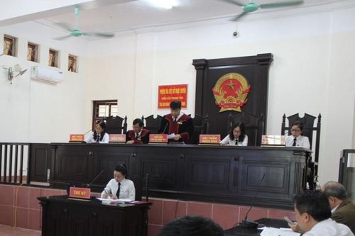 Hòa Bình: Lĩnh án vì 'dùng chày đánh vợ'