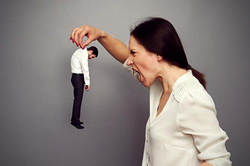 Đừng cố quản lý đàn ông