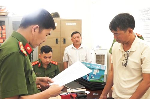 Lập hồ sơ cải tạo ôtô khống với giá 6,5 triệu đồng mỗi bộ