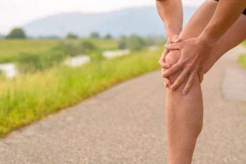 Người đau đầu gối cần lưu ý gì khi tập thể dục?