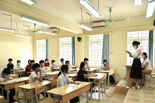 Thí sinh, phụ huynh đừng quá sốt ruột khi tỷ lệ chọi cao