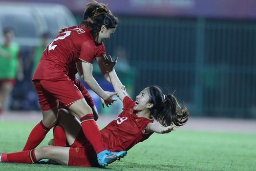 ĐT nữ giành 4 HCV SEA Games liên tiếp bằng ý chí, tự hào dân tộc; bằng sức mạnh, sự kiên cường người con gái Việt Nam