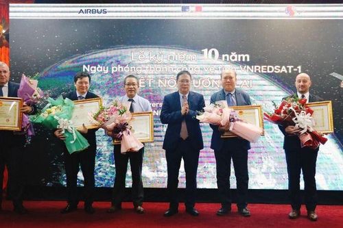 Thành công của vệ tinh VNREDSat-1 mở ra triển vọng hợp tác phát triển không gian vũ trụ