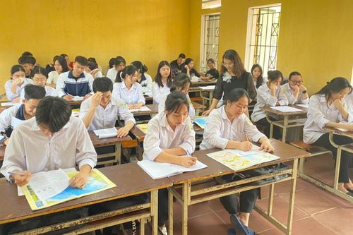 Đa dạng hình thức ôn thi tốt nghiệp THPT ở trung tâm GDNN-GDTX