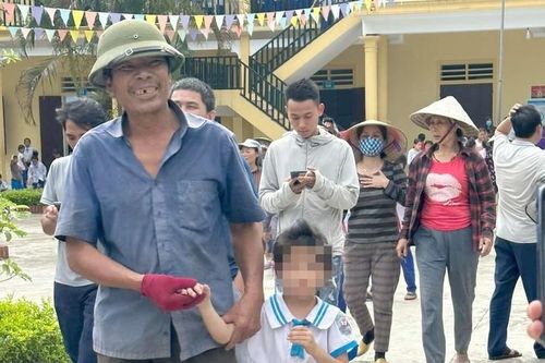 Hy hữu học sinh lớp 1 ngủ quên trong tủ 4 giờ, cả xã nhốn nháo tìm kiếm