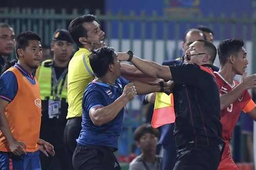 Ẩu đả kinh hoàng ở trận chung kết SEA Games 32
