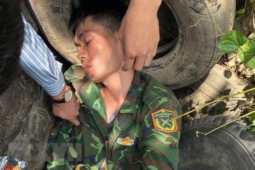 Lai Châu: Bắt nghi phạm dùng dao đâm chết vợ do ghen tuông