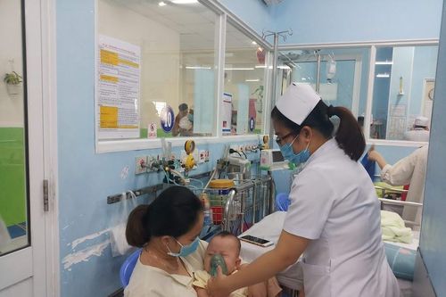 Thời tiết thay đổi thất thường, nhiều bệnh có nguy cơ tăng nặng