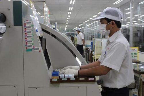 Thu hút đầu tư nước ngoài: Đừng chỉ nhìn vào 'mặt trái' của tấm huy chương