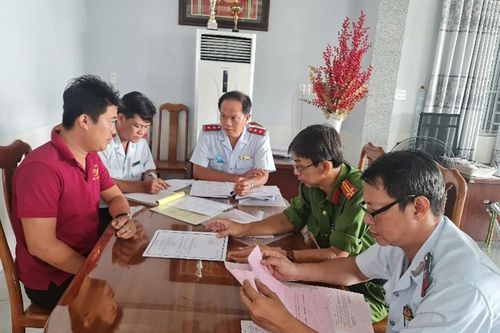 Kiểm tra an toàn thực phẩm tại huyện Châu Phú