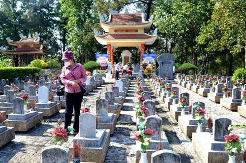 Đà Nẵng hỗ trợ Quảng Nam 10 tỷ đồng nâng cấp nghĩa trang và công trình ghi công liệt sĩ