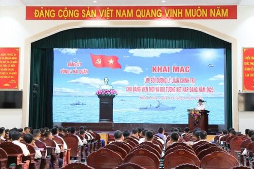 Vùng 4 Hải quân: Bồi dưỡng lý luận chính trị cho đảng viên mới và đối tượng kết nạp đảng