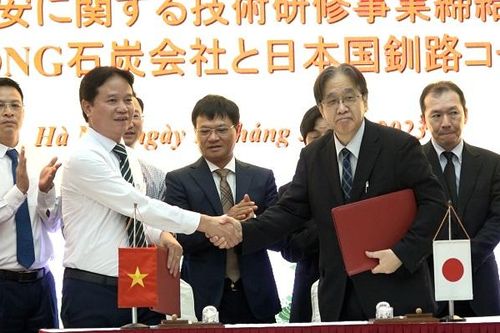 Vinacomin và Kushiro: Ký thỏa thuận 'Đào tạo công nghệ an toàn và khai thác than'