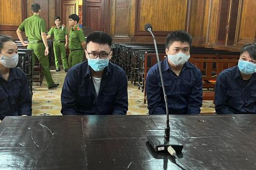 Băng nhóm làm giả bằng lái xe, căn cước… lãnh gần 20 năm tù
