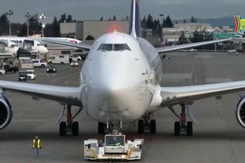 Cận cảnh 'nữ hoàng bầu trời' Boeing 747