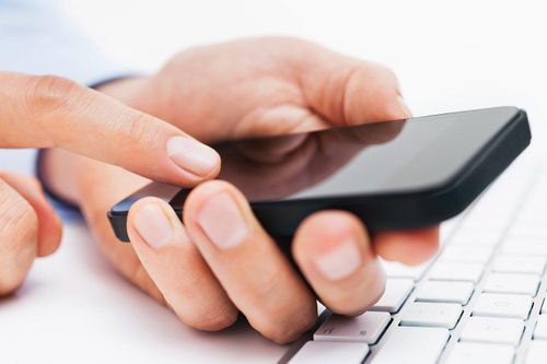 Nói chuyện điện thoại 4 phút 17 giây mỗi ngày, điều gì sẽ xảy ra với sức khỏe?