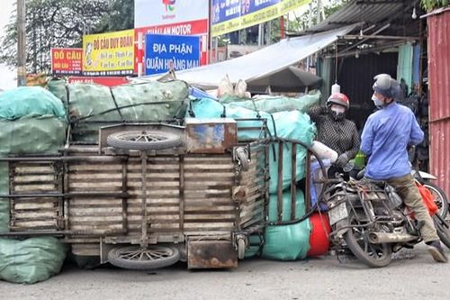 Xe tự chế ngang nhiên lộng hành khiến người dân 'lạnh gáy'
