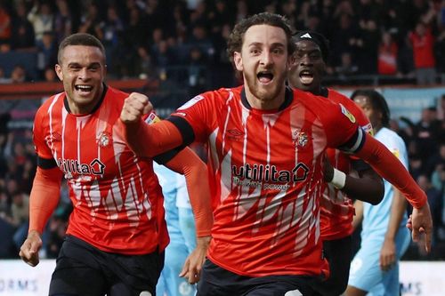 CLB 138 năm tuổi trước cơ hội lần đầu dự Premier League