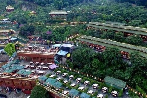 Quán lẩu gần 900 bàn ở Trung Quốc