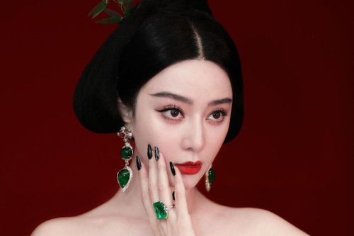 Trang sức đắt đỏ trở thành tâm điểm Cannes 2023