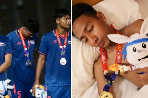 Cầu thủ Indonesia đeo huy chương vàng nằm ngủ cực ngon sau cuộc hỗn chiến kinh hoàng với U22 Thái Lan