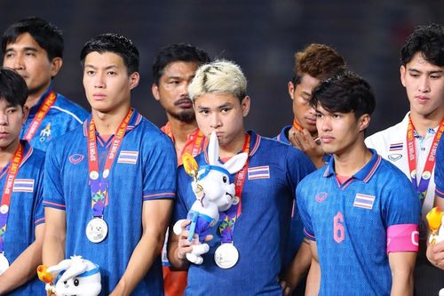 Báo Thái Lan cay đắng chỉ ra sự thật: 64 năm chưa từng thua thảm như thế!