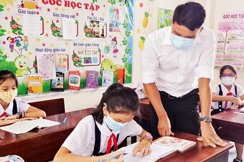 Vững chãi biên thùy