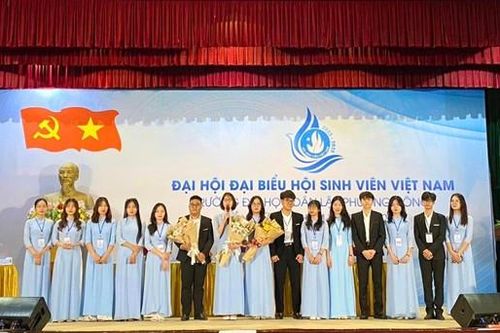 Chị Nguyễn Bích Ngọc làm Chủ tịch Hội Sinh viên trường ĐH Phương Đông