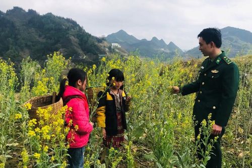 Dựng 'phên dậu xanh' nơi miền biên viễn (bài 3)