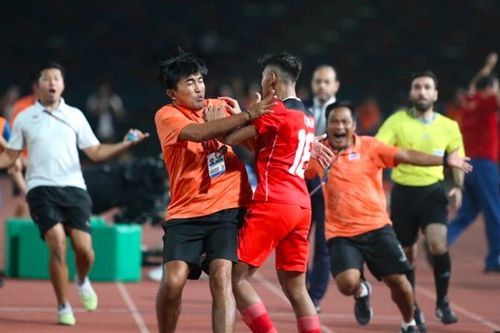 Báo chí Đông Nam Á ngỡ ngàng sau loạt diễn biến ở chung kết SEA Games 32