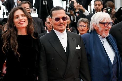 Johnny Depp xúc động khi được vỗ tay tại Liên hoan phim Cannes 2023