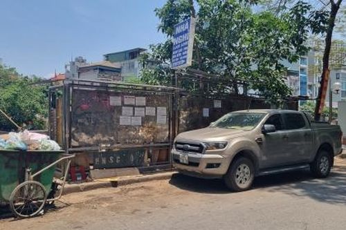 Hà Nội: Nhiều bảng quảng cáo rao vặt miễn phí nguy cơ trở thành 'rác' đô thị