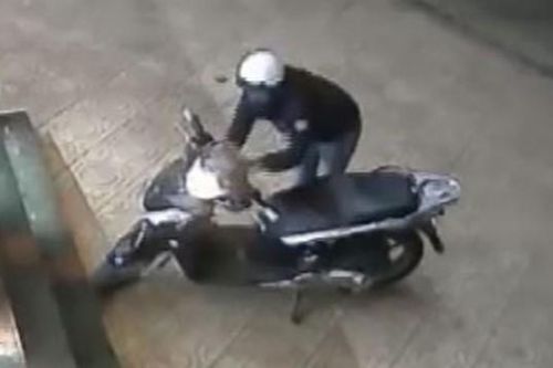 Nhóm thiếu niên 'choai' gây nhiều vụ cướp xe ở Hà Nội