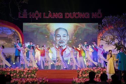 Lễ hội làng Dương Nỗ tri ân những cống hiến và hy sinh của Chủ tịch Hồ Chí Minh