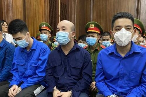 Tham gia cướp tiền 'ảo', 2 cựu công an bị phạt 29 năm tù