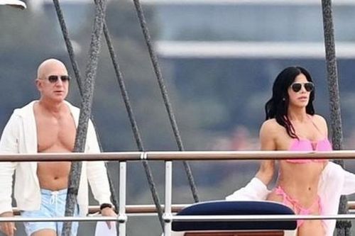 Bạn gái diện bikini cùng tỷ phú Jeff Bezos trên siêu du thuyền 500 triệu USD
