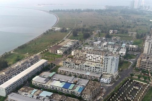 Cảnh hoang tàn tại siêu dự án 'vầng trăng khuyết' ở Đà Nẵng