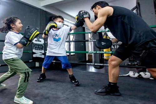 Ám ảnh tuổi thơ bị bắt nạt học đường, mẹ đưa con đến lớp học võ
