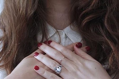 Vợ chết lặng trước lý do chồng ngoại tình