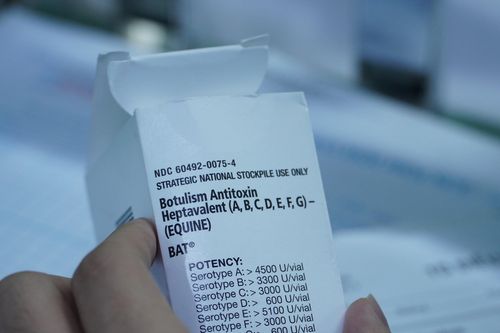 Vụ 3 anh em ở TP.HCM bị ngộ độc: Một trẻ vẫn phải thở máy