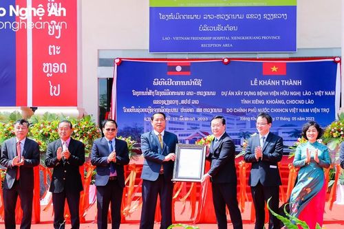 Khánh thành và bàn giao Bệnh viện Hữu nghị Lào - Việt Nam tỉnh Xiêng Khoảng