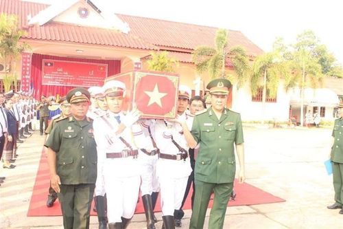 Tiếp nhận, hồi hương 16 hài cốt liệt sỹ Việt Nam hy sinh tại Lào