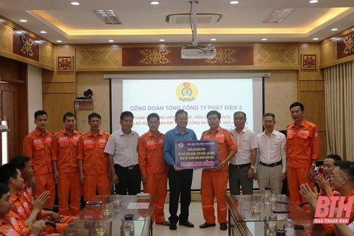 Công đoàn Tổng Công ty Phát điện 2 thăm, động viên người lao động TSHPCo nhân dịp 'Tháng Công nhân'