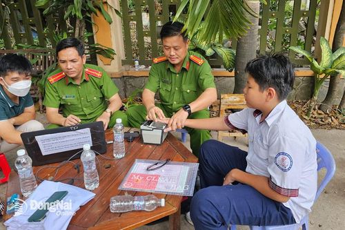 Theo chân tổ công tác cấp căn cước công dân lưu động ở ngoại tỉnh