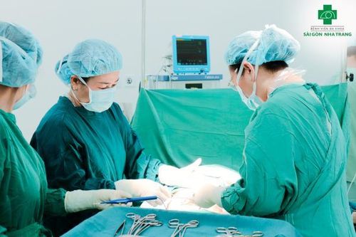 Bệnh viện Đa khoa Sài Gòn Nha Trang: Đỡ sinh thành công cặp song sinh ngôi ngược IVF 37 tuần tuổi